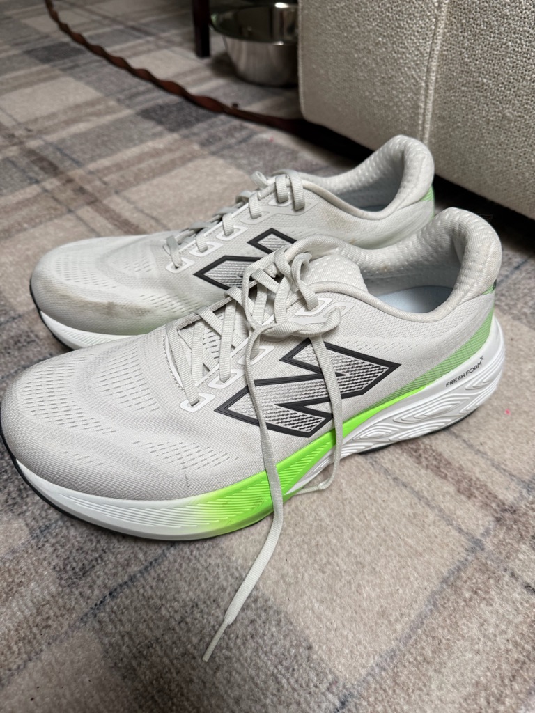 White New Balance 880v14 Size 11.5 Wide (2e)